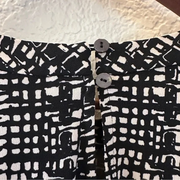 Susan Graver Plus 3X Black White Geometric Print Pleated Blouse Top Career Chic - Picture 9 of 10